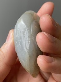 Deux sculptures en jade blanc d'un canard mandarin et d'un b&eacute;lier avec son agneau, Chine, Qing