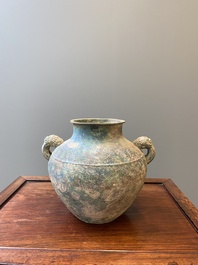R&eacute;cipient &agrave; vin archa&iuml;que en bronze, 'lei', Chine, Zhou de l'Est, P&eacute;riode des Printemps et Automnes