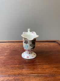 Een Chinese famille rose kan met decor van tabaksbladeren, Qianlong