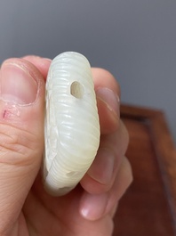 Trois pi&egrave;ces ajour&eacute;es en jade blanc, Chine, Qing