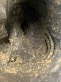 Drie Chinese bronzen sculpturen van Boeddha en Guanyin, Ming en later