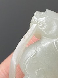 Trois sculptures d'animaux en jade blanc et c&eacute;ladon, Chine, Qing/R&eacute;publique