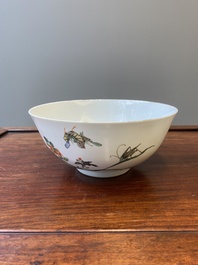 A Chinese famille verte bowl with a bird and various insects, Guangxu mark, 19/20th C.