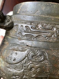R&eacute;cipient &agrave; vin rituel archa&iuml;que en bronze dans le style des Zhou de l'Ouest, 'you', Chine, Ming