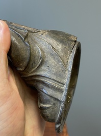 Drie Chinese bronzen sculpturen van Boeddha en Guanyin, Ming en later