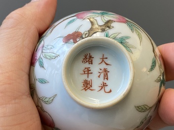 Vijf Chinese famille rose 'negen perziken' kommetjes, Guangxu merk en periode