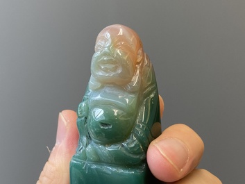 Une &eacute;pingle &agrave; cheveux en jade blanc et deux sceaux en jade, Chine, Qing