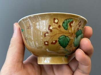 Vier Chinese famille verte koppen en schotels, Kangxi