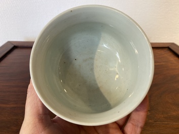 Een Chinese blauw-witte wierookbrander met vogels en bloesemtakken, 19e eeuw