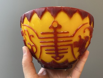 Twee Chinese kommen in Peking glas, Qianlong merken, 19/20e eeuw