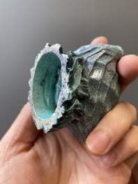 Een Chinese schelpvormige waterpot met robin's-egg glazuur, Qianlong