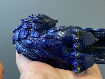 Drie Chinese snijwerken in lapis lazuli en goudsteen, 19/20e eeuw