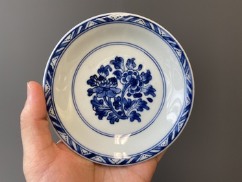 Vier Chinese famille verte koppen en schotels, Kangxi