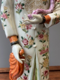 Een grote Chinese famille rose figuur met beweegbaar hoofd, 19/20e eeuw