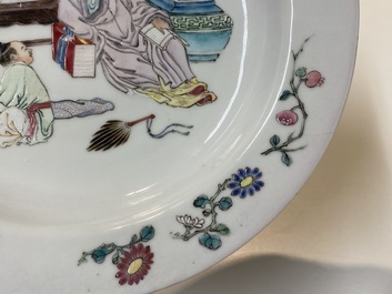 Assiette en porcelaine de Chine coquille d'oeuf au dos en rouge de rubis, Yongzheng