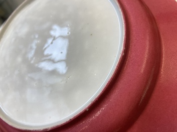 Assiette en porcelaine de Chine coquille d'oeuf au dos en rouge de rubis, Yongzheng
