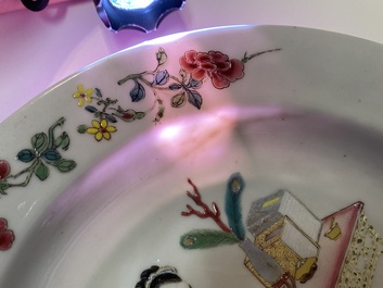Assiette en porcelaine de Chine coquille d'oeuf au dos en rouge de rubis, Yongzheng
