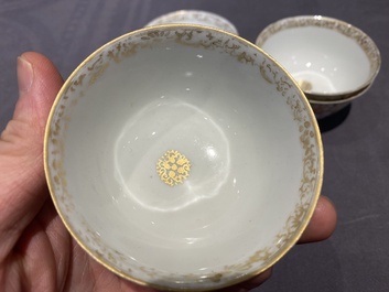 Un service &agrave; th&eacute; de 21 pi&egrave;ces en porcelaine de Chine aux armes de 'Van der Cruyce' pour le march&eacute; belge, Qianlong