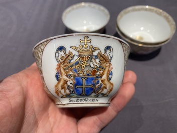 Un service &agrave; th&eacute; de 21 pi&egrave;ces en porcelaine de Chine aux armes de 'Van der Cruyce' pour le march&eacute; belge, Qianlong