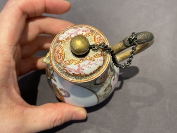 Un service &agrave; th&eacute; de 21 pi&egrave;ces en porcelaine de Chine aux armes de 'Van der Cruyce' pour le march&eacute; belge, Qianlong