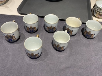 Un service &agrave; th&eacute; de 21 pi&egrave;ces en porcelaine de Chine aux armes de 'Van der Cruyce' pour le march&eacute; belge, Qianlong
