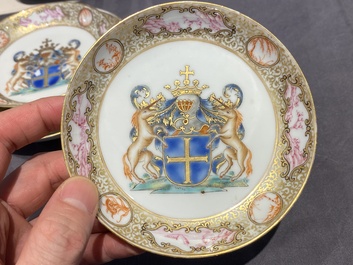 Un service &agrave; th&eacute; de 21 pi&egrave;ces en porcelaine de Chine aux armes de 'Van der Cruyce' pour le march&eacute; belge, Qianlong