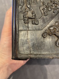 Een Chinese vierkante penselenpot in zitan met verhalend reli&euml;fdecor, 19e eeuw