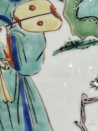 Vase couvert en porcelaine de Chine wucai &agrave; sujet narratif, &eacute;poque Transition