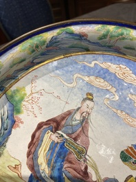 A fine Chinese Canton enamel dish, Qianlong/Jiaqing