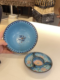 Une coupe &agrave; &eacute;pices &agrave; d&eacute;cor d'un lotus et un bol en &eacute;maux de Canton, Chine, Qianlong/Jiaqing