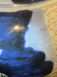 Vase couvert en porcelaine de Chine wucai &agrave; sujet narratif, &eacute;poque Transition