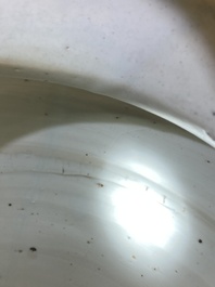 Vase couvert en porcelaine de Chine wucai &agrave; d&eacute;cor de gar&ccedil;ons jouant, &eacute;poque Transition