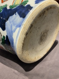Vase couvert en porcelaine de Chine wucai &agrave; sujet narratif, &eacute;poque Transition