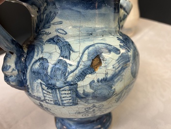 Une paire d'albarelli et une chevrette en majolique italienne en bleu, blanc et mangan&egrave;se, Savone, 17&egrave;me