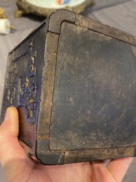 Een Chinese vierkante penselenpot in zitan met verhalend reli&euml;fdecor, 19e eeuw