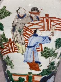 Vase couvert en porcelaine de Chine wucai &agrave; sujet narratif, &eacute;poque Transition