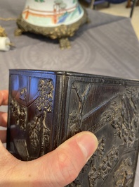 Een Chinese vierkante penselenpot in zitan met verhalend reli&euml;fdecor, 19e eeuw