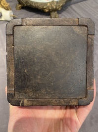 Een Chinese vierkante penselenpot in zitan met verhalend reli&euml;fdecor, 19e eeuw