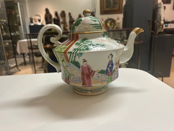 Een Chinees Canton famille rose 14-delig koffie- en theeservies, 19e eeuw