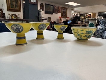 Une collection vari&eacute;e en porcelaine de Chine &agrave; fond jaune, 19/20&egrave;me