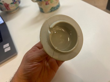 Een Chinees Canton famille rose 14-delig koffie- en theeservies, 19e eeuw