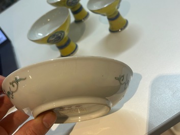Une collection vari&eacute;e en porcelaine de Chine &agrave; fond jaune, 19/20&egrave;me