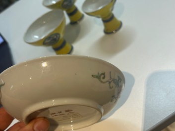 Une collection vari&eacute;e en porcelaine de Chine &agrave; fond jaune, 19/20&egrave;me