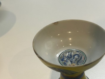Une collection vari&eacute;e en porcelaine de Chine &agrave; fond jaune, 19/20&egrave;me