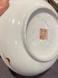 Een Chinees ijzerrood en verguld 36-delig 'Shou' servies, Tongzhi merk en periode