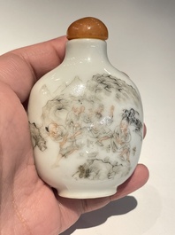 Twee Chinese snuifflessen in porselein, Daoguang merk en periode