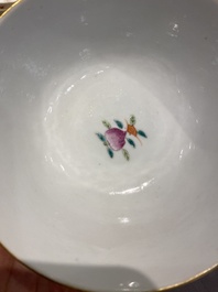 Een Chinees ijzerrood en verguld 36-delig 'Shou' servies, Tongzhi merk en periode