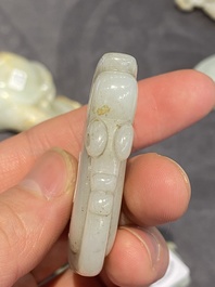 Cinq sculptures en jade blanc et c&eacute;ladon, Chine, Qing/R&eacute;publique
