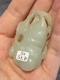 Cinq sculptures en jade blanc et c&eacute;ladon, Chine, Qing/R&eacute;publique
