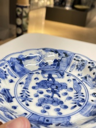 Een diverse collectie blauw-wit Chinees porselein, 19/20e eeuw